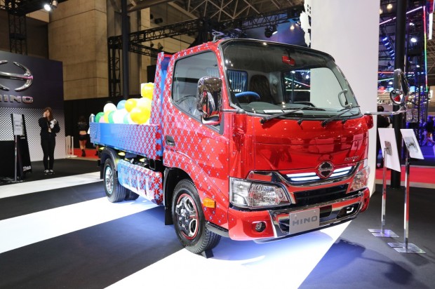 日野自動車 Tasug 東京オートサロンアルティメートガイド 日野自動車 Tasug 東京オートサロンアルティメートガイド